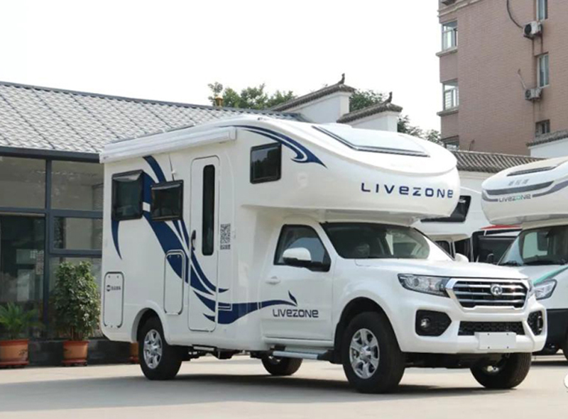 帶老人孩子出行，適合選這款房車