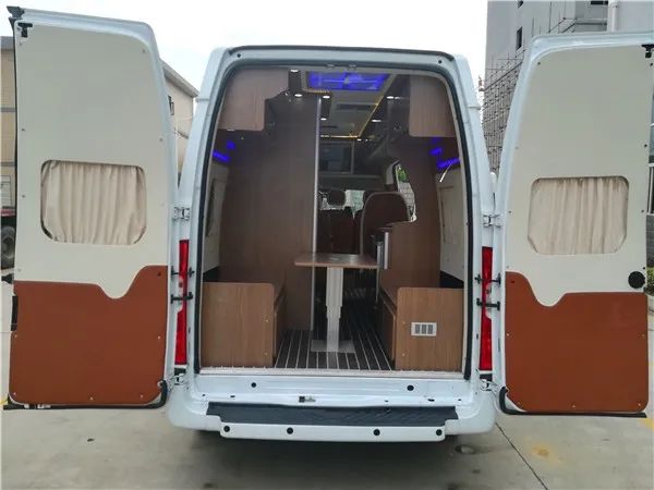 想買輛房車環游中國，該選B型還是C型？